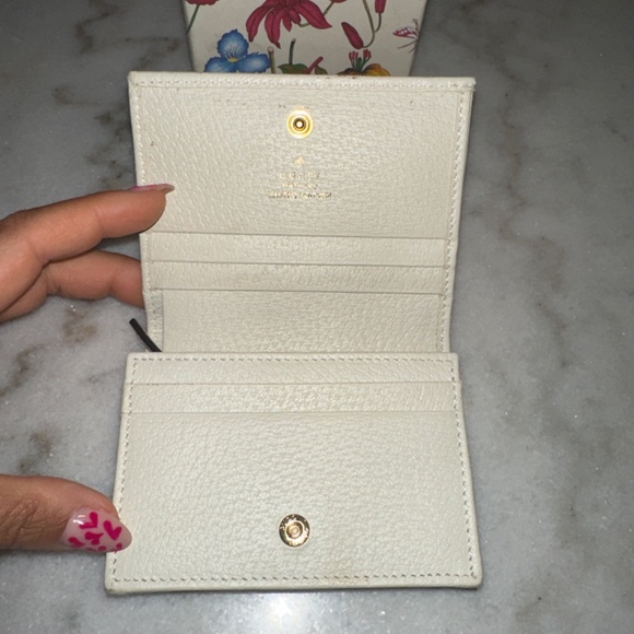 New Gucci “Limited Edition” - Japan Exclusive - Flora Canvas/Leather Trim Wallet - Picture 2 of 2